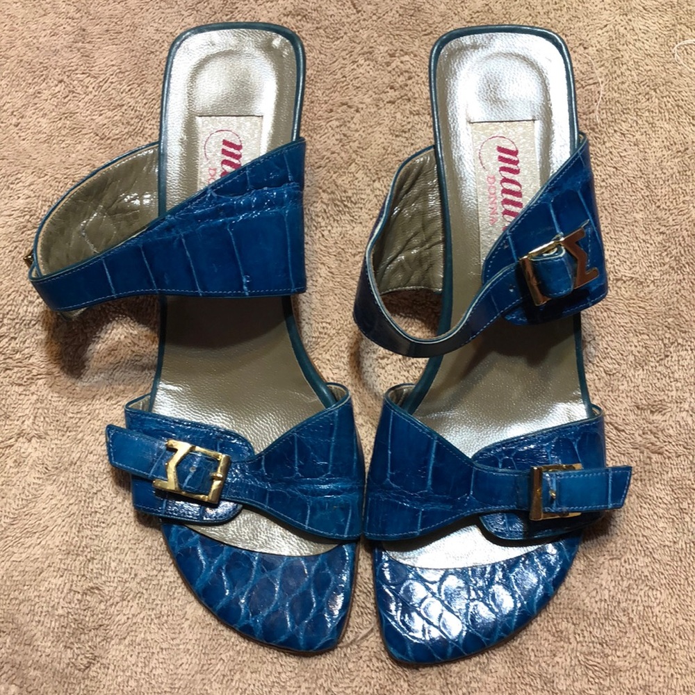 Mauri turquoise genuine alligator sandals.  Size 8.5